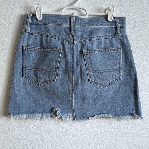 JUST BLACK Light Wash Denim Jean Mini Skirt Size Small - Picture 4 of 8